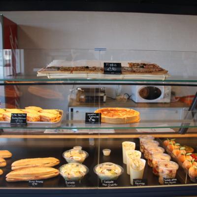 mille feuilles, quiche, sandwichs, salade, wrap.