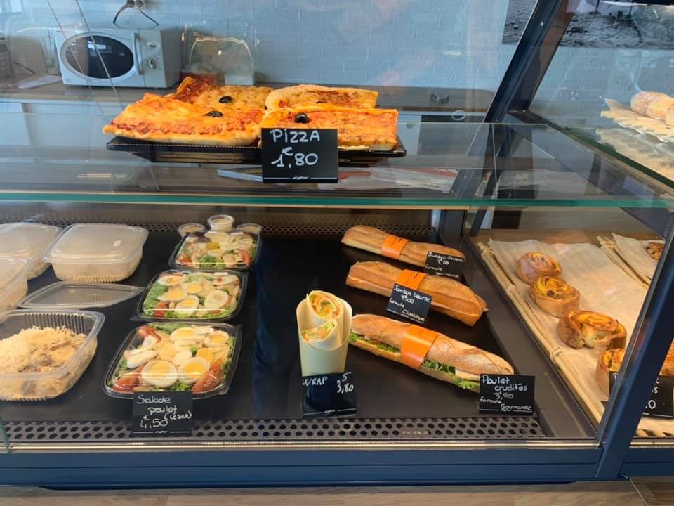 Salade poulet, wrap poulet crudités, pizza